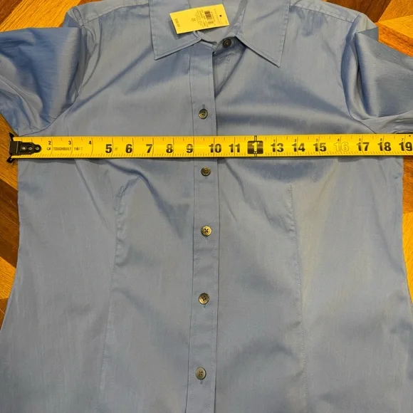 Ann Taylor Light Blue Button-Up Shirt new with tags - Picture 5 of 7